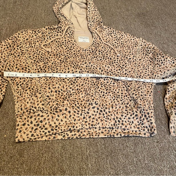 Abercrombie & Fitch Soft AF cropped cheetah print sweatshirt Size M Oversize - Picture 8 of 10